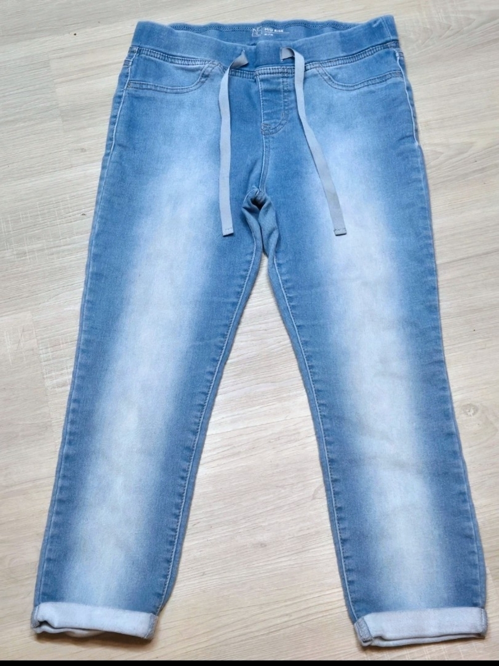 No Boundaries Light Blue Women’s Cropped Relaxed Denim Joggers